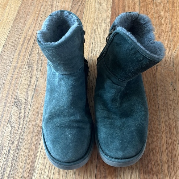 UGG Abree Mini Boot in Dark Gray Green Suede Size 8 - Picture 1 of 10